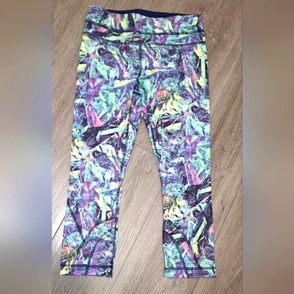 New Lululemon Run Inspire Crop ll Womans size 4 Leggings-Capri